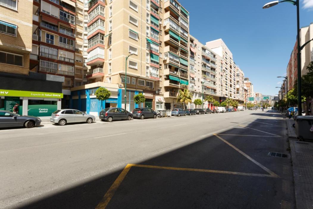 Apartamento Vialia Malaga Bagian luar foto