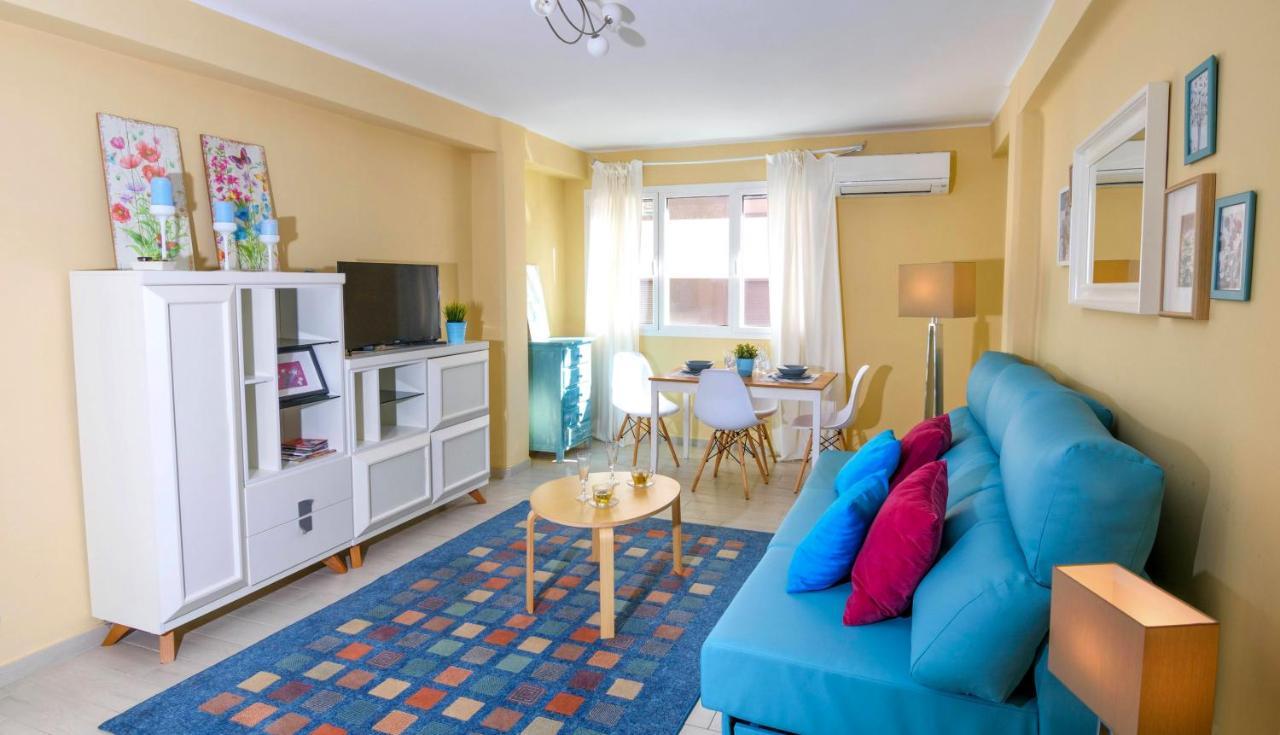 Apartamento Vialia Malaga Bagian luar foto