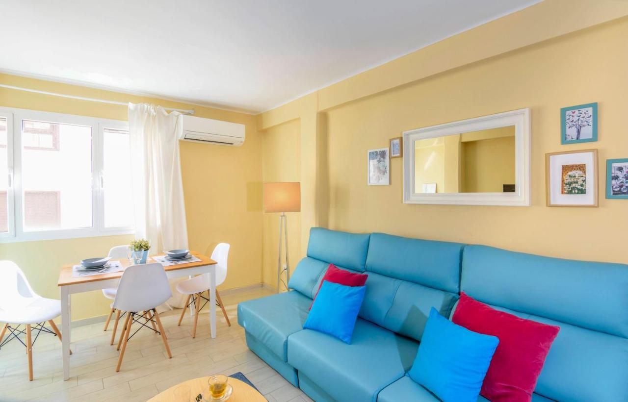 Apartamento Vialia Malaga Bagian luar foto