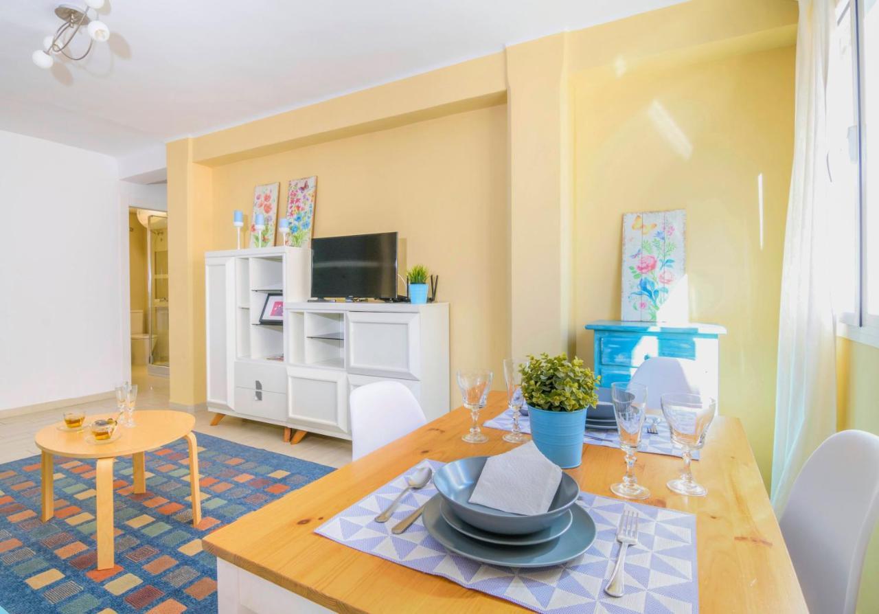 Apartamento Vialia Malaga Bagian luar foto