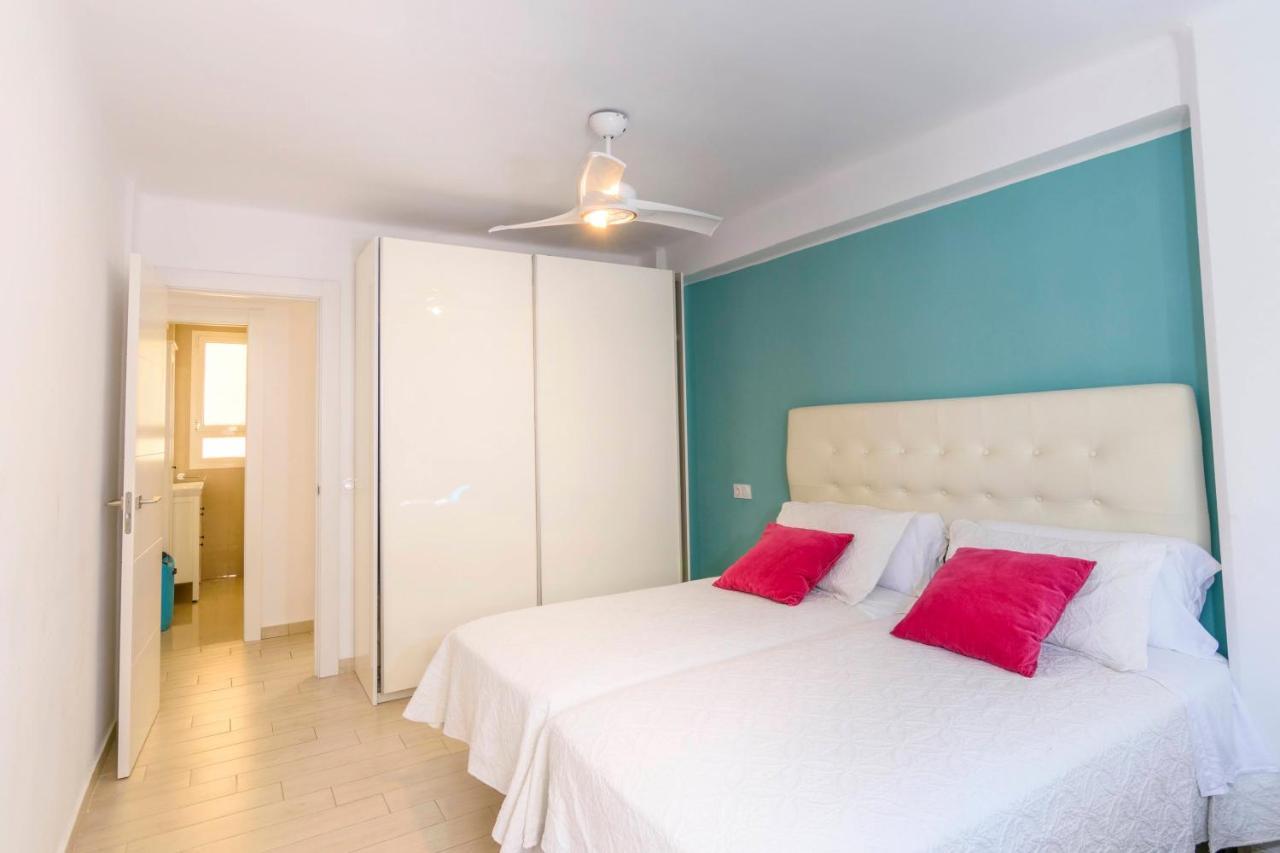 Apartamento Vialia Malaga Bagian luar foto