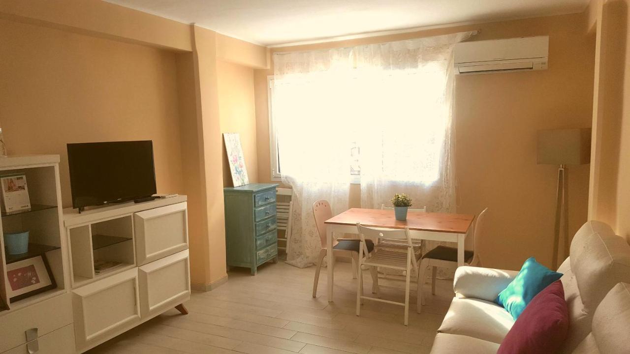 Apartamento Vialia Malaga Bagian luar foto